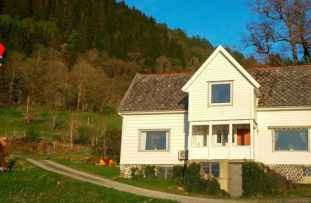 6 person holiday home in LONEVÅG-By Traum