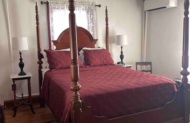 629 on Main Rental B Upstairs
