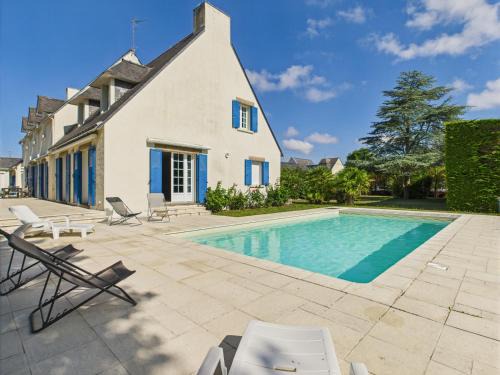650m de la mer-Grande maison pour 10 avec piscine