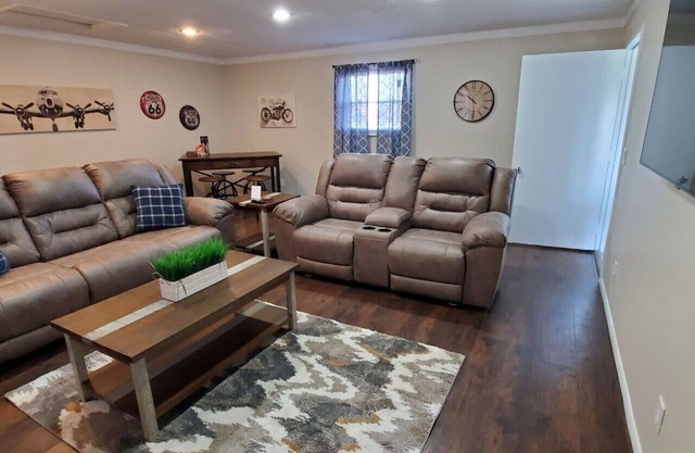 6681 Cincinnati Dayton · ✪ Pet Friendly Home ✪ Fenced in Yard ✪ Renovated ✪
