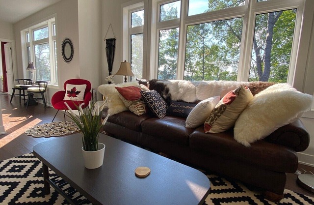 6BR, 9BED Luxury 4200sqf LOFT close to Dwight Beach, Huntsville, Muskoka