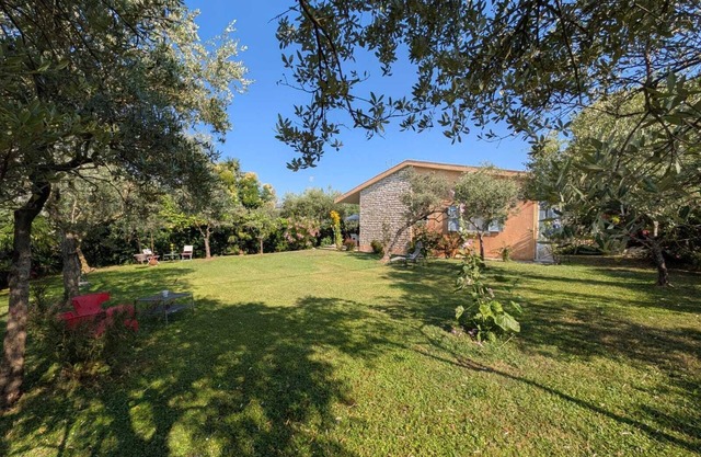 6P-family-house, 950m2 garden, 25m2 terrace, near lake 150m, near village 400m