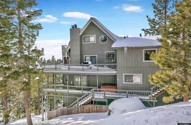 7 Bedroom 4 Bath Private Mountain Retreat with Outdoor Hot Tub and Game Room