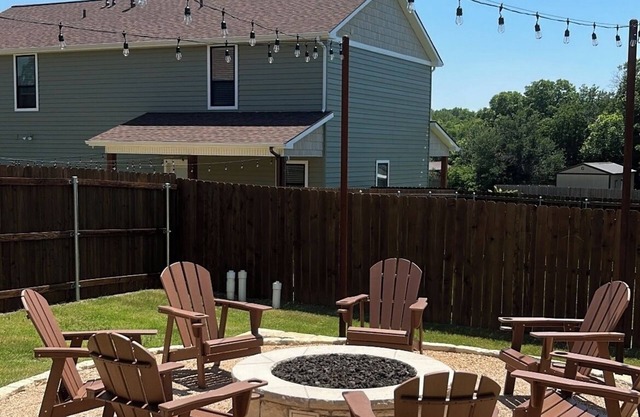7 Bedroom 7.5 Bathroom Villa Close to Tarleton State & Perfect for Large Groups