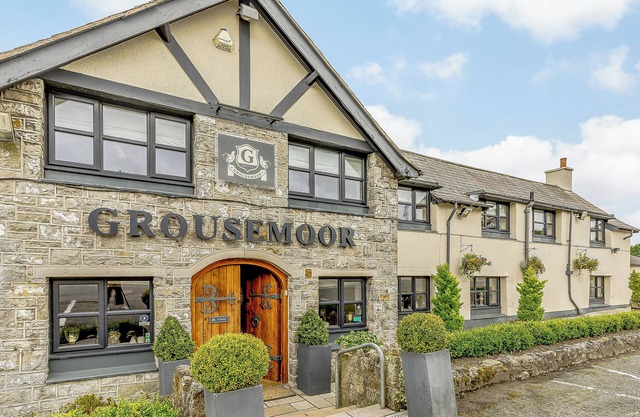 7 bedroom accommodation in Llandegla, near Wrexham