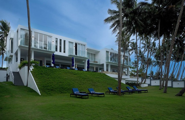 7-Bedroom Luxury Beachfront Villa with Private Pool in Tangalle