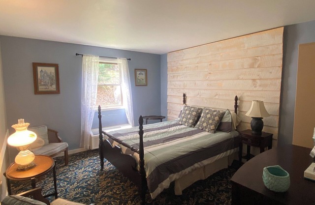 7- Blue Room
