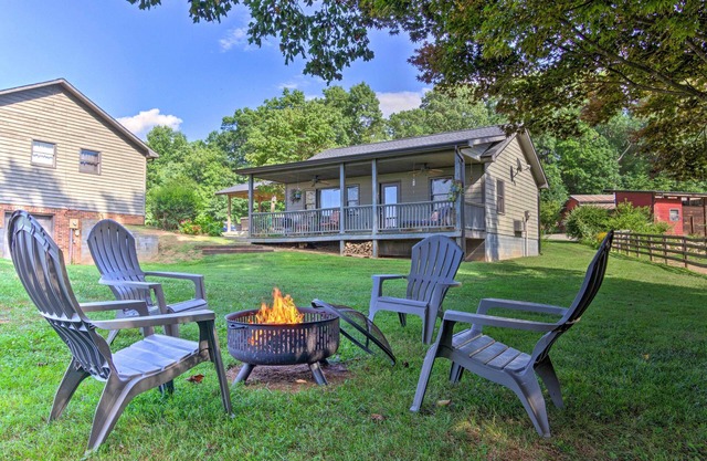 7 Mi to Downtown Morganton: Cabin w/Fire Pit!