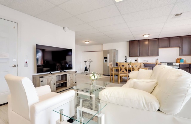 7 Mi to Golf Course: Brighton Apt w/Yard & Patio
