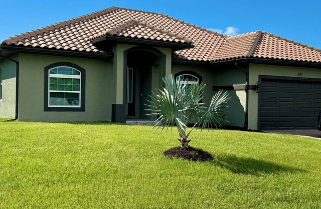 7 min drive to a Beach. Family Beach Getaway wSaltwater Pool