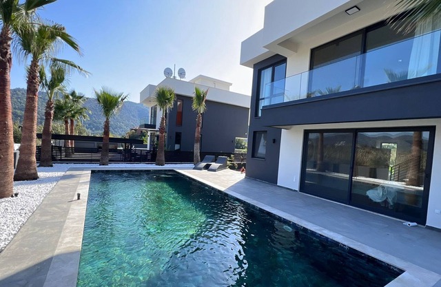 7 mins to Dalaman airport Lovely Modern villa with pool ,Beaches, amazing bays
