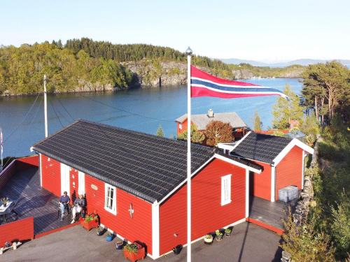 7 person holiday home in KLOKKARVIK