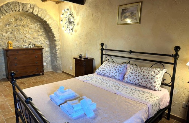 70 MQ La casa nella roccia -Free Parking and Free WI-FI