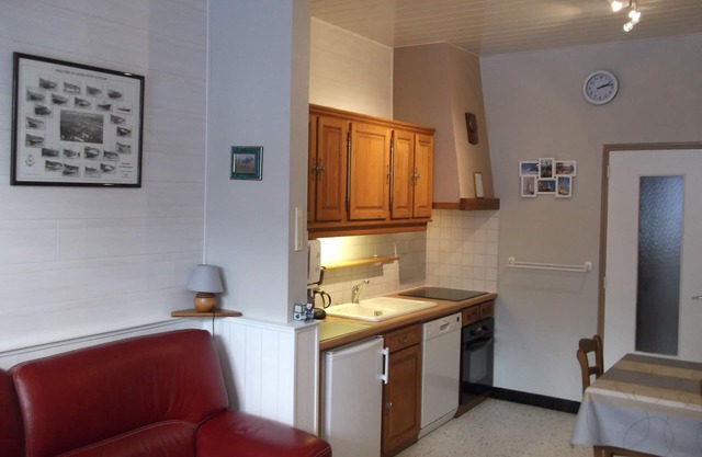 700m from the beach 300m from the fisherman's house center 3 bedrooms on 3 levels