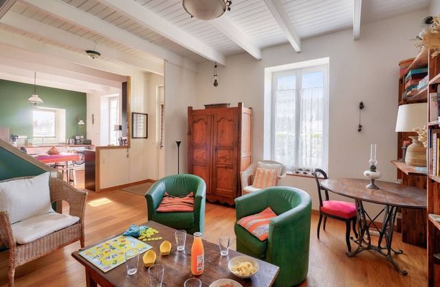 700m from the beach, charming house for 6