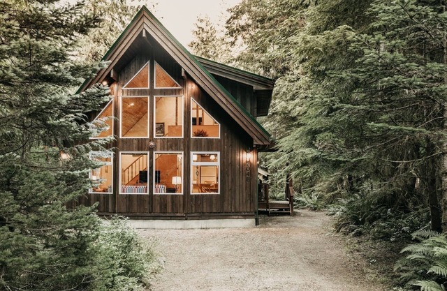75SL - WiFi - BBQ - Pets Ok - Sleeps 6 by RedAwning