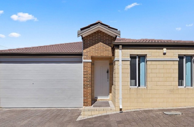 78 Modern Comforts Quiet Charm 3BR 2BA + Parking