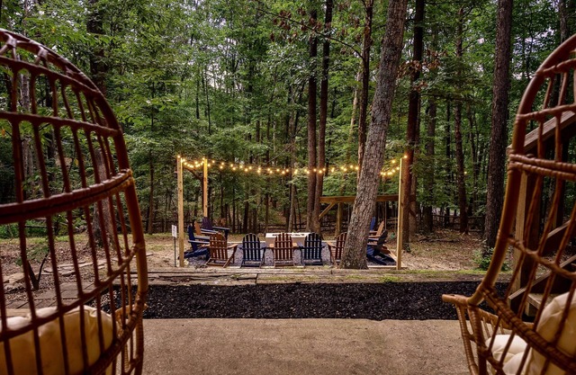 7BR Sleeps 17 | Hot Tub, Sauna, Game + Movie Room
