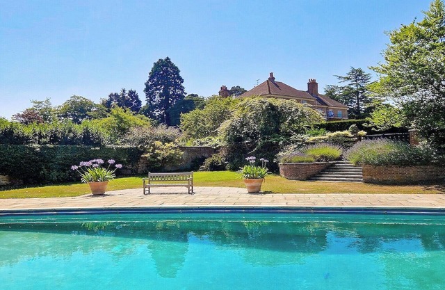 8 bedroom accommodation in Balcombe