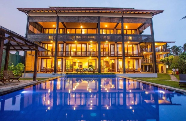 8 bedroom Luxury Beach Front Villa. Exclusive. Pool. Ideal for groups.