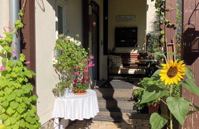 8 min to the city, apartment for up to 7 people, 4 rooms, 94m², terrace in the countryside