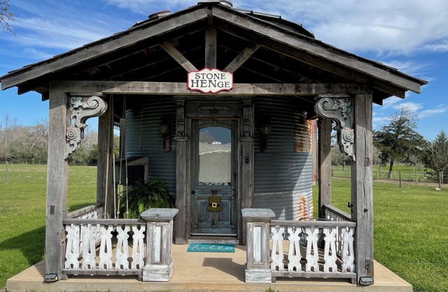8 Minutes from Round Top! Your Silo-Bration DestinationnStoneHENge Silo #2