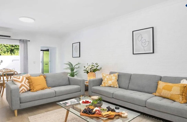 8 on Clarence - perfectly located in the centre of town
