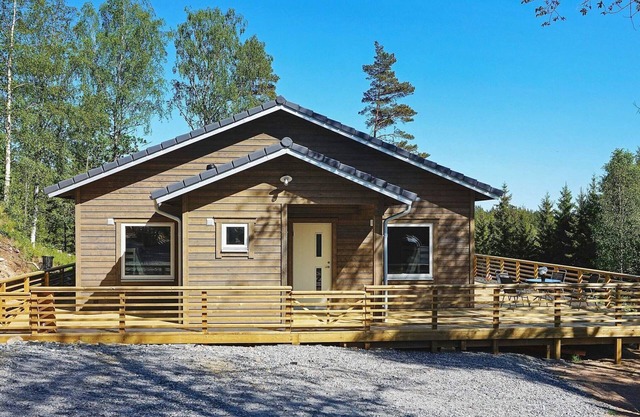8 person holiday home in TÖLLSJÖ
