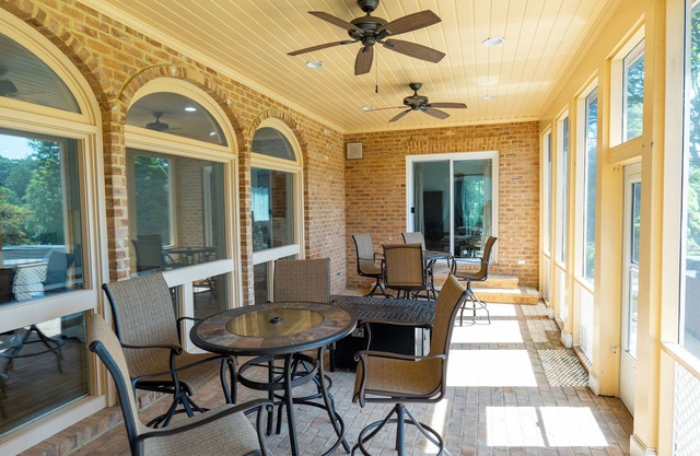 8-Person House with Private Hot Tub on Spectacular Rural Estate