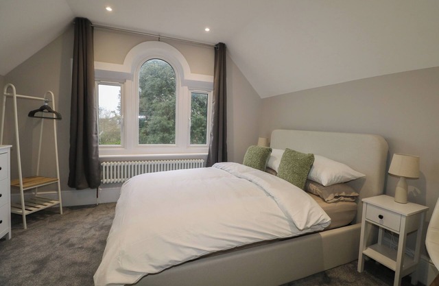 8 THE CUCKMERE, pet friendly, country holiday cottage in Seaford