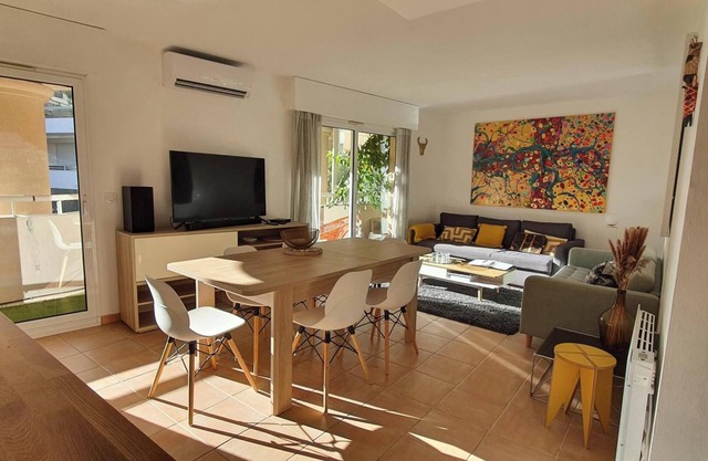 80 M2 PALM BEACH, between beach and Croisette