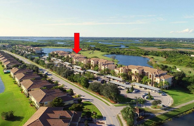 8205-306 Beautiful view residence with a golf membership