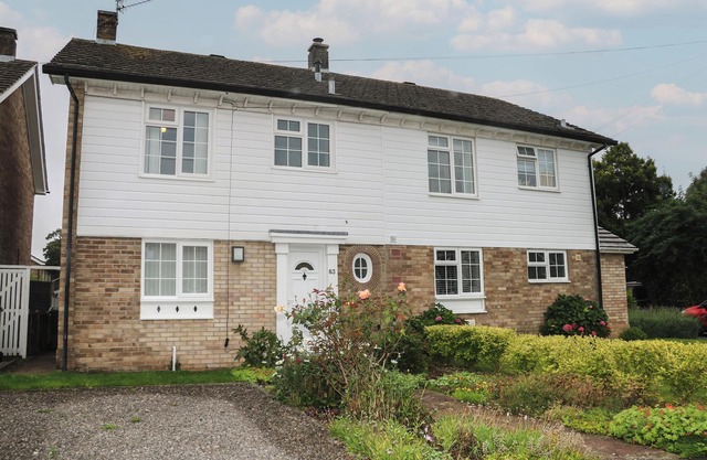 83 OAKLANDS ROAD, family friendly, with a garden in Havant