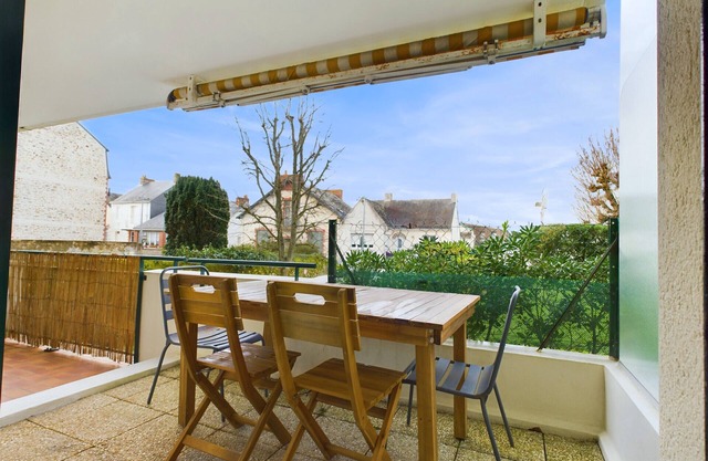 850m from the beach, flat for 4