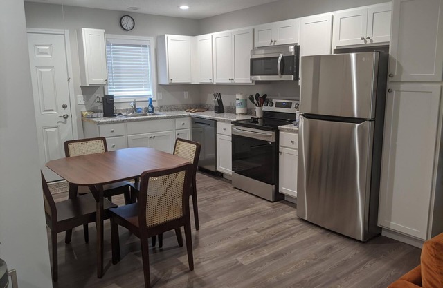 871 Gregg St New 2 Bed Apt Fully Furnished.