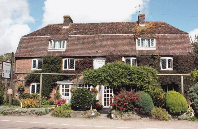 9 bedroom accommodation in Winterbourne Abbas, near Dorchester