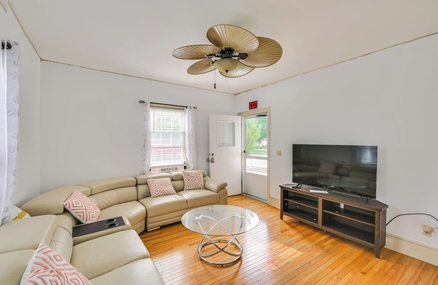 9 Mi to Dtwn Boston: Cozy Malden Apartment