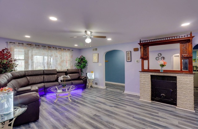 9 Mi to Hersheypark: Spacious Home w/Deck