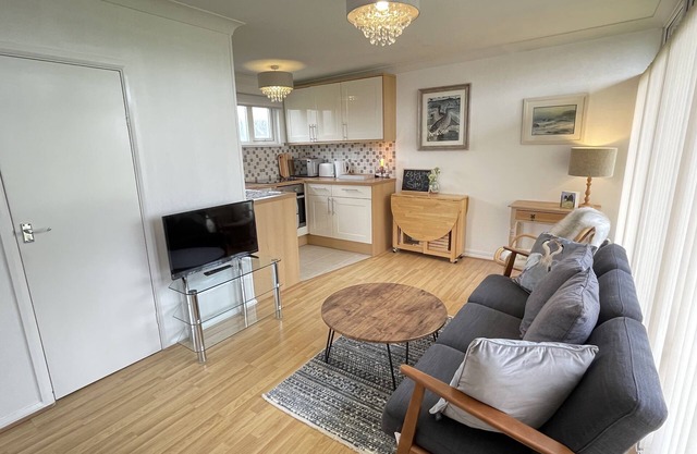 93 Broadside Holiday Chalet near Broads & Beaches