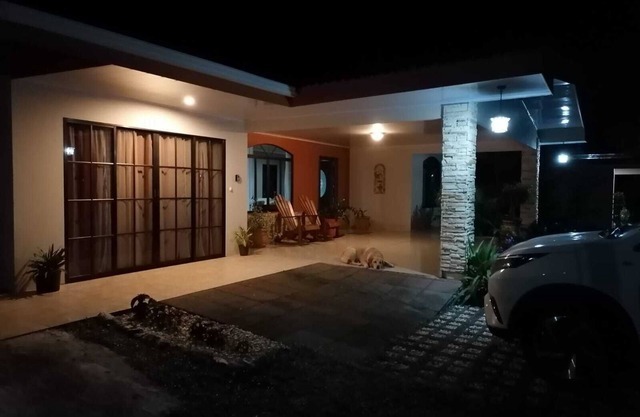 A 10 min del Parque de la Fortuna, Apartamento en Zona Tranquila, Parqueo Gratis