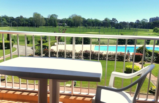 A 15-minute walk from the beach and all amenities. Very quiet