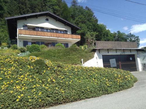 A 5 minutes d ' ANNECY T2 dans maison champêtre au calme