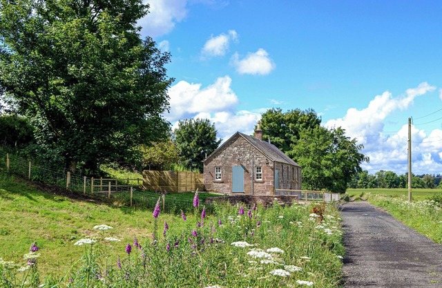 A beautiful cottage, with real attention to detail and beautifully furnished.