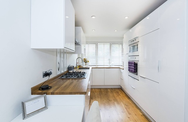A Beautiful Luxurious 4Bedrooms 2 Bathrooms and a Guest Toilet