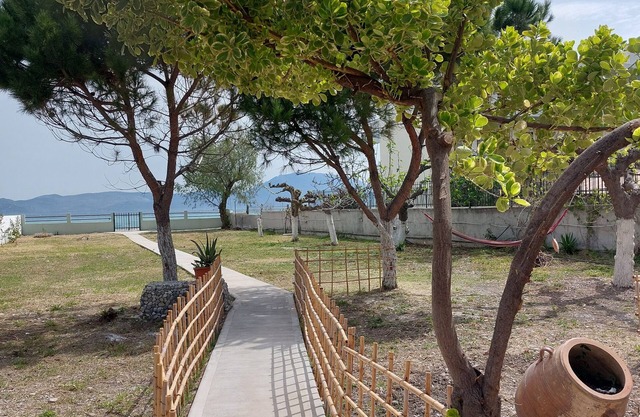 A beautiful,renovated house on the sea! Quiet & ideal for families.Pet friendly