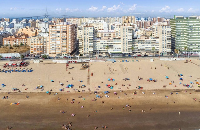 A beautiful vacation near the sea awaits you in this vacation apartment.