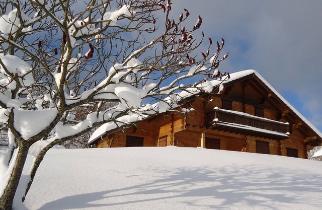A chalet just for you in the Jura mountains!