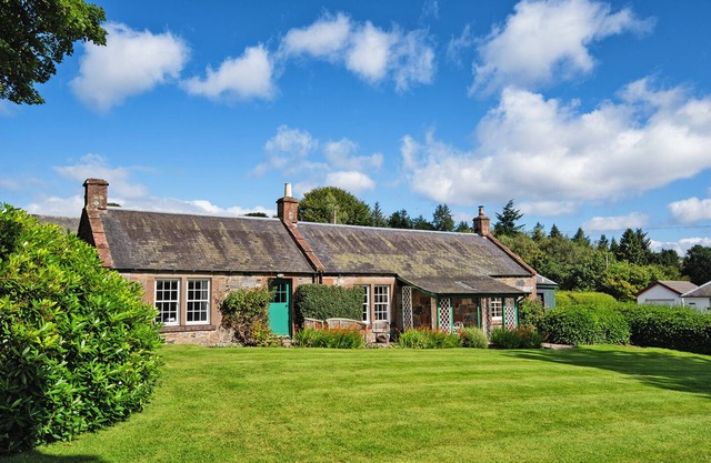 A Charming Period Family Cottage On The Edge Of The Cairngorms National Park