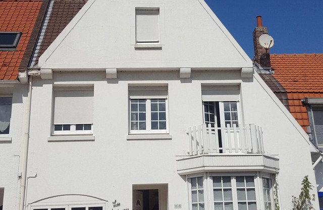 A comfortable and renovated family house, walking distance from sea and dunes