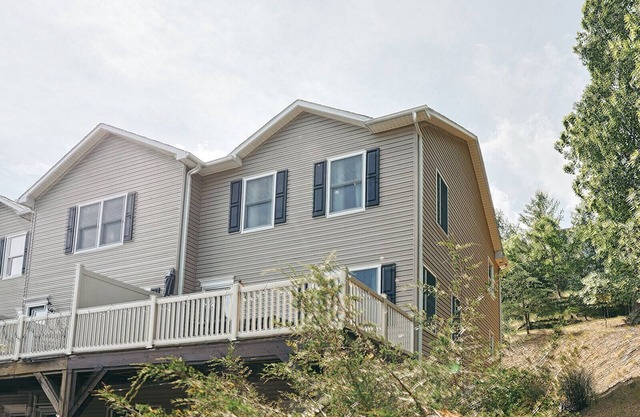 A Comfortable Home | Walking Distance To Amenities | New Hot Tub | Just Relax
